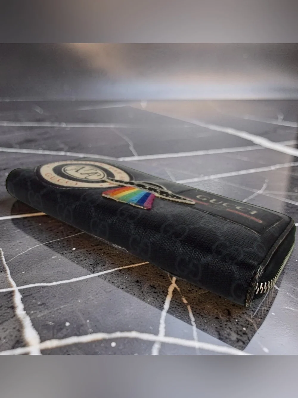 GUCCI GG Supreme Night Courrier Zip Around Wallet 🔥🛸